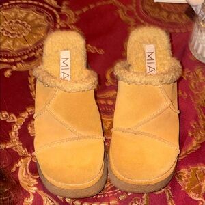 MIA Warm Shearling-Lined light tan Clogs